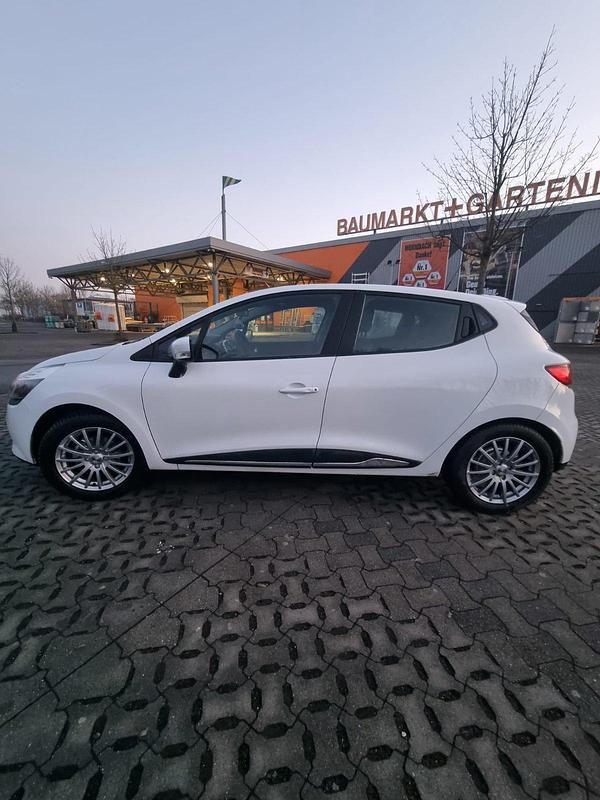 Gebraucht Renault Clio IV 72 PS (52 kW) 2014 Weiß Kleinwagen