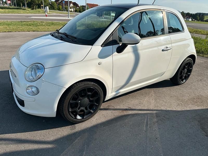 Weiß Gebraucht 2011 Fiat 500 Kleinwagen | 3.850 € (Guter Preis) - Bild 1/4