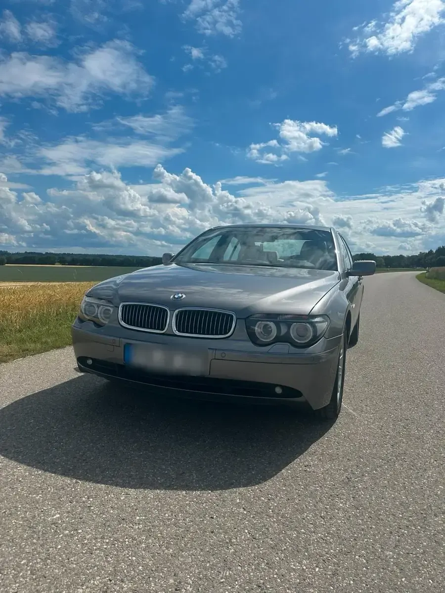 Gebraucht BMW 735 272 PS (200 kW) 2004 Silber Limousine