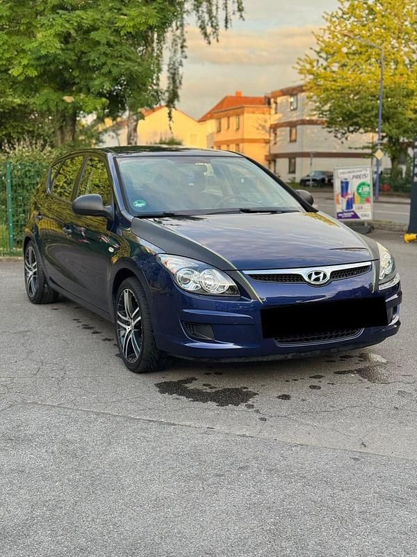 Blau Gebraucht 2009 Hyundai i30 Kleinwagen | 2.000 € (Guter Preis) - Bild 1/4