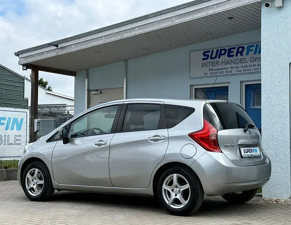 Gebraucht Nissan Note Acenta 80 PS (58 kW) 2014 Silber Kleinwagen