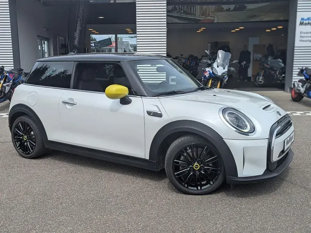 Gebraucht Mini Cooper SE 135 kW (184 PS) 2022 Weiß Kleinwagen