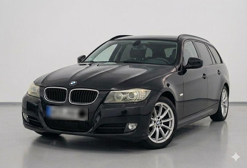 Gebraucht BMW 320 184 PS (135 kW) 2010 Schwarz Kombi