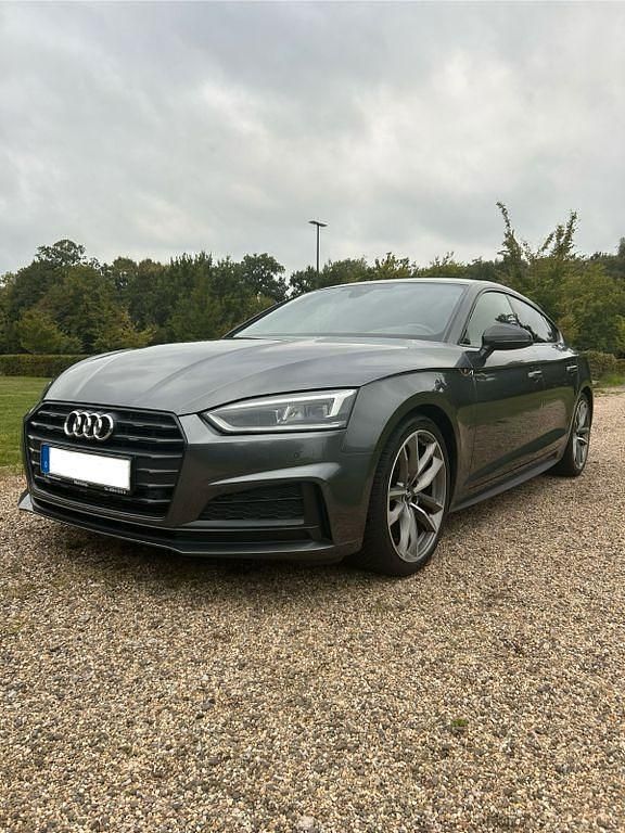 Grau Gebraucht 2017 Audi A5 Black Edition Coupé | 22.900 € (Superpreis) - Bild 1/4