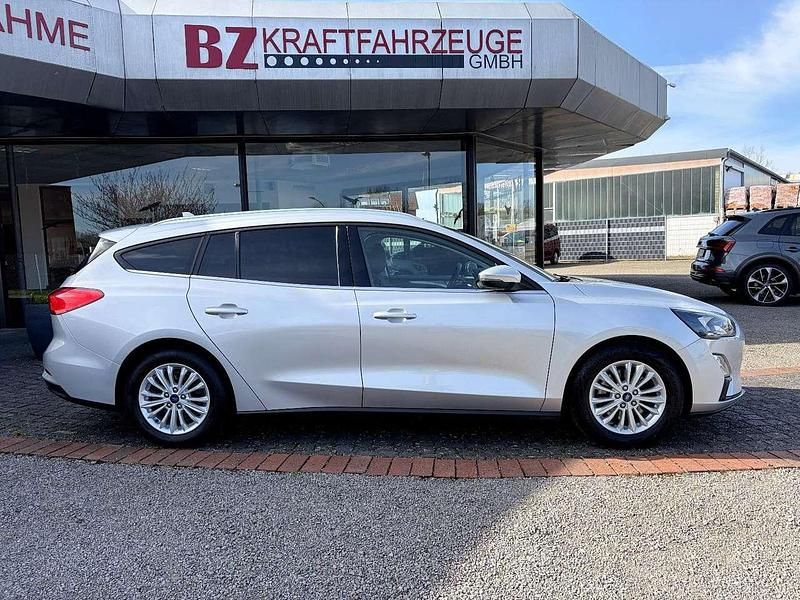 Gebraucht Ford Focus Titanium 150 PS (110 kW) 2021 Silber Kombi