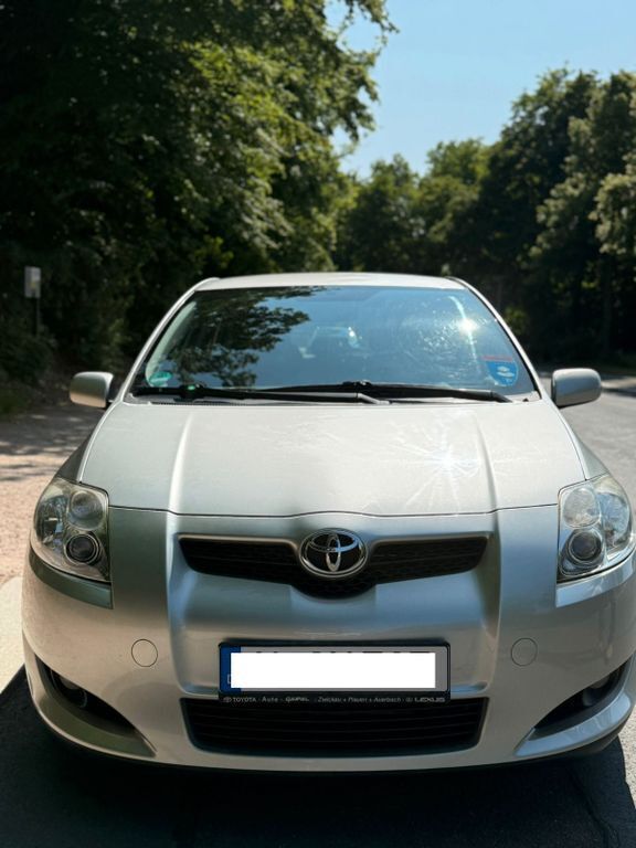 Silber Gebraucht 2009 Toyota Auris Sol Limousine | 3.000 € (Guter Preis) - Bild 1/4