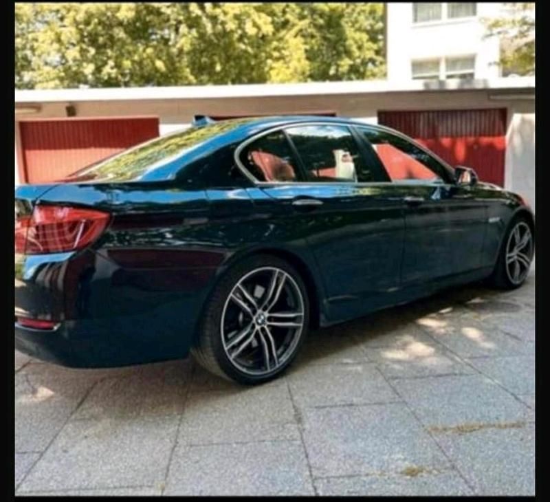 Blau Gebraucht 2013 BMW 530 Limousine | 12.200 € (Guter Preis) - Bild 1/4