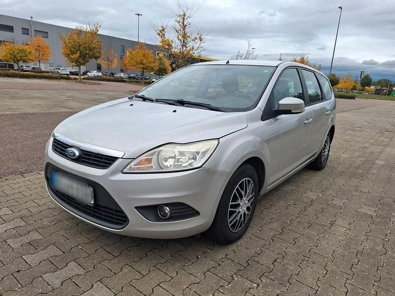 Silber Gebraucht 2010 Ford Focus Limousine | 1.900 € (Guter Preis) - Bild 1/4