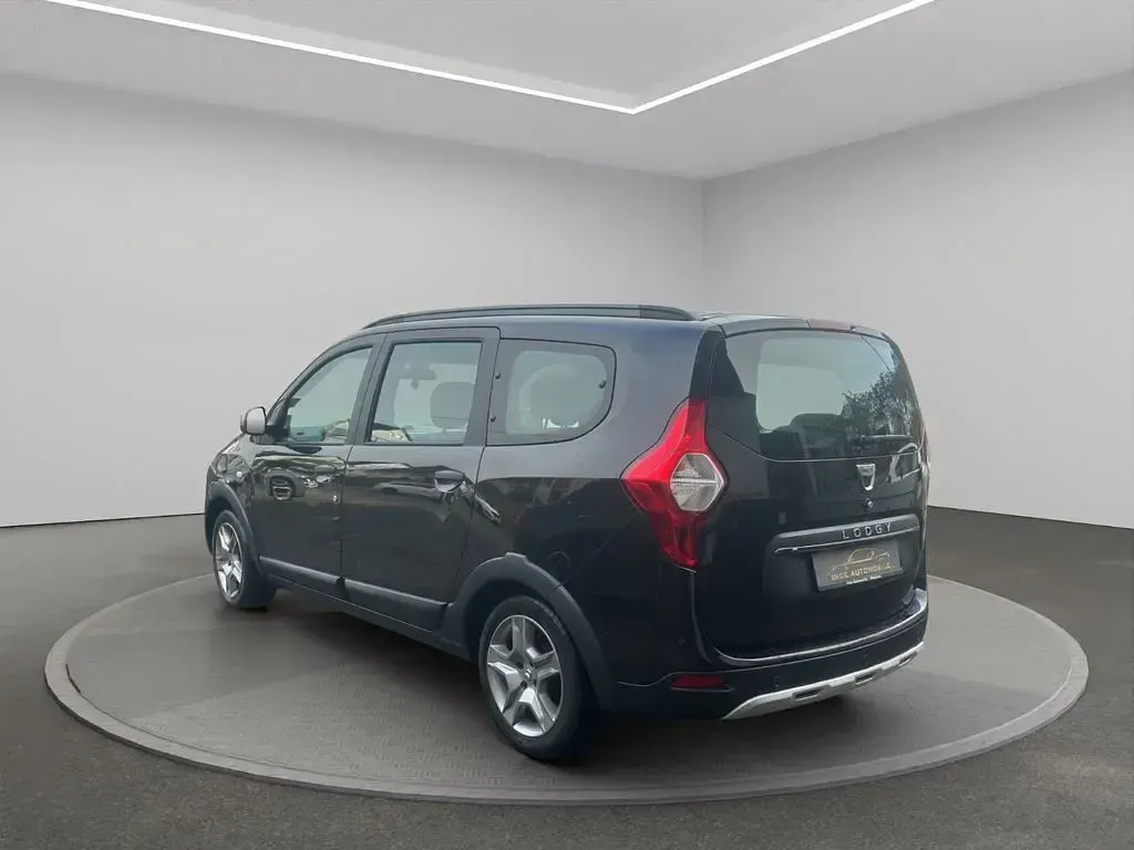 Gebraucht Dacia Lodgy Stepway 116 PS (85 kW) 2022 Schwarz Van / Kleinbus