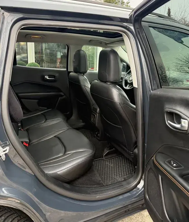 Gebraucht Jeep Compass Limited 170 PS (125 kW) 2017 Grau SUV