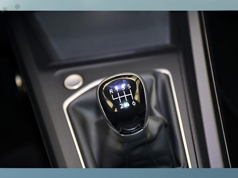 Gebraucht VW Golf VIII 116 PS (85 kW) 2025 Schwarz Kleinwagen