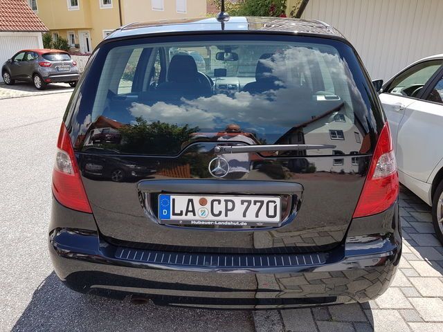 Gebraucht Mercedes A160 99 PS (72 kW) 2009 Schwarz metallic Limousine