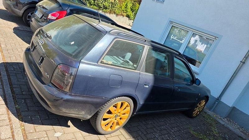 Gebraucht Audi A4 Basis 150 PS (110 kW) 1997 Blau Kombi