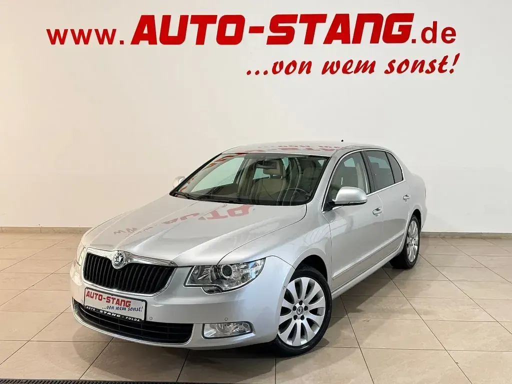 Gebraucht Skoda Superb Elegance 160 PS (117 kW) 2011 Silber Limousine
