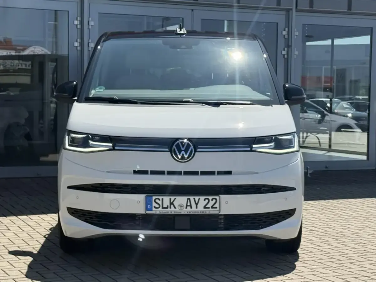 Używany VW Multivan Edition 150 KM (110 kW) 2025 Czarny Minivan