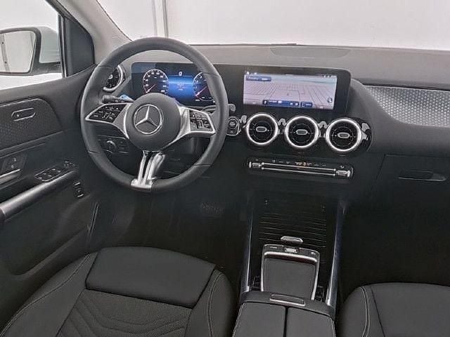 Gebraucht Mercedes B200 Progressive 163 PS (119 kW) 2024 Weiß Van / Kleinbus