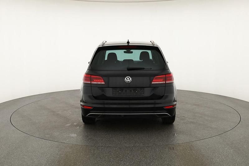 Deep black perleffekt Gebraucht 2019 VW Golf VII IQ Drive | 16.995 € (Fairer Preis) - Bild 1/4