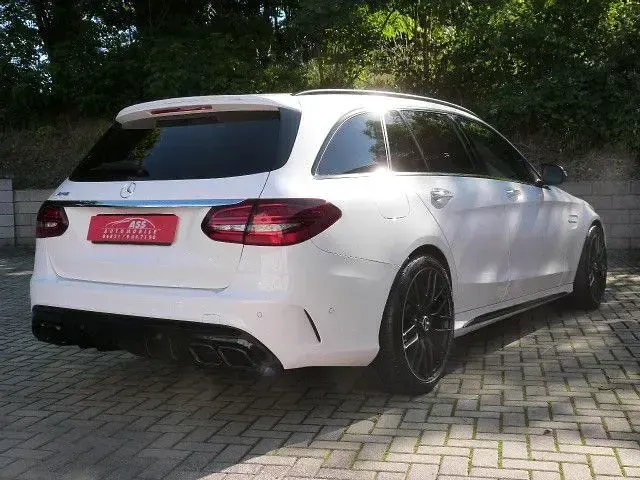 Gebraucht Mercedes C63 AMG AMG 476 PS (350 kW) 2020 Weiß Limousine