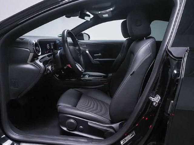 Gebraucht Mercedes CLA180 116 PS (85 kW) 2024 Limousine