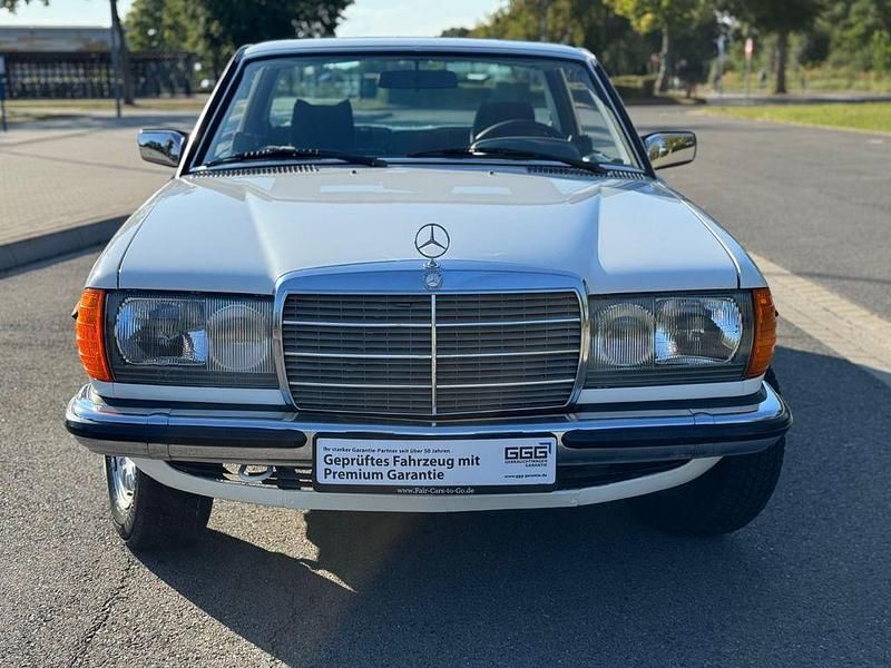 Gebraucht Mercedes 280 185 PS (136 kW) 1978 Weiß Coupé