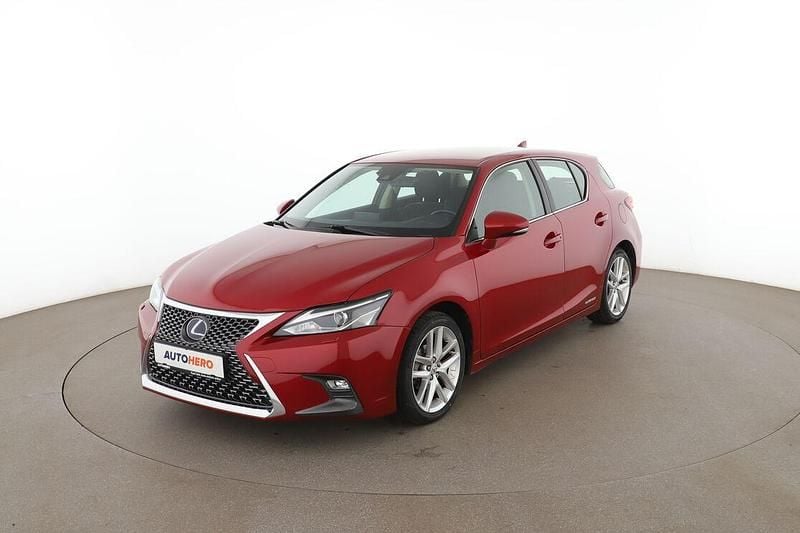 Rot Gebraucht 2018 Lexus CT200h Kombi | 19.890 € (Fairer Preis) - Bild 1/3