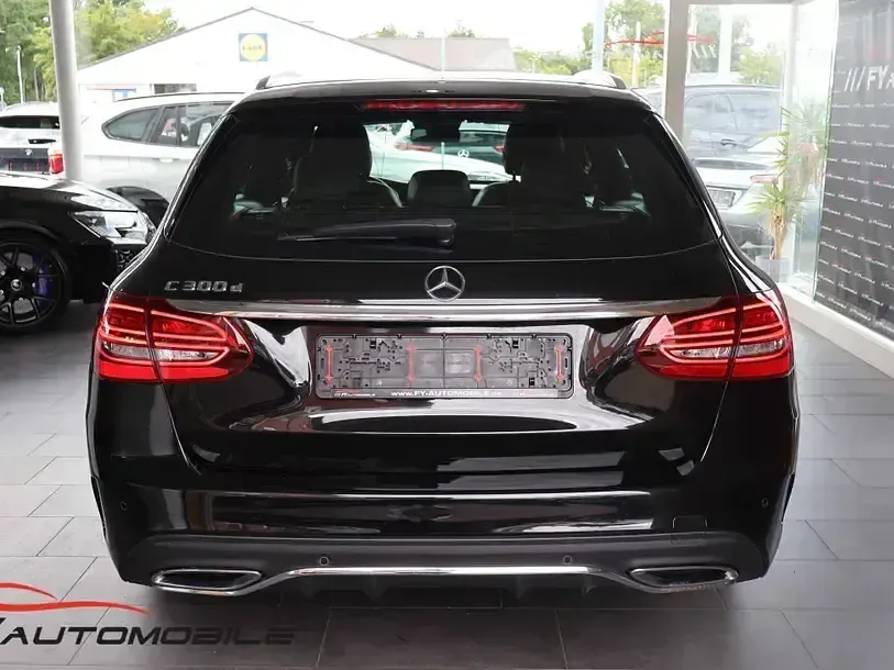 Gebraucht Mercedes C300 AMG line 245 PS (180 kW) 2020 Obsidianschwarz  metalliclack Kombi