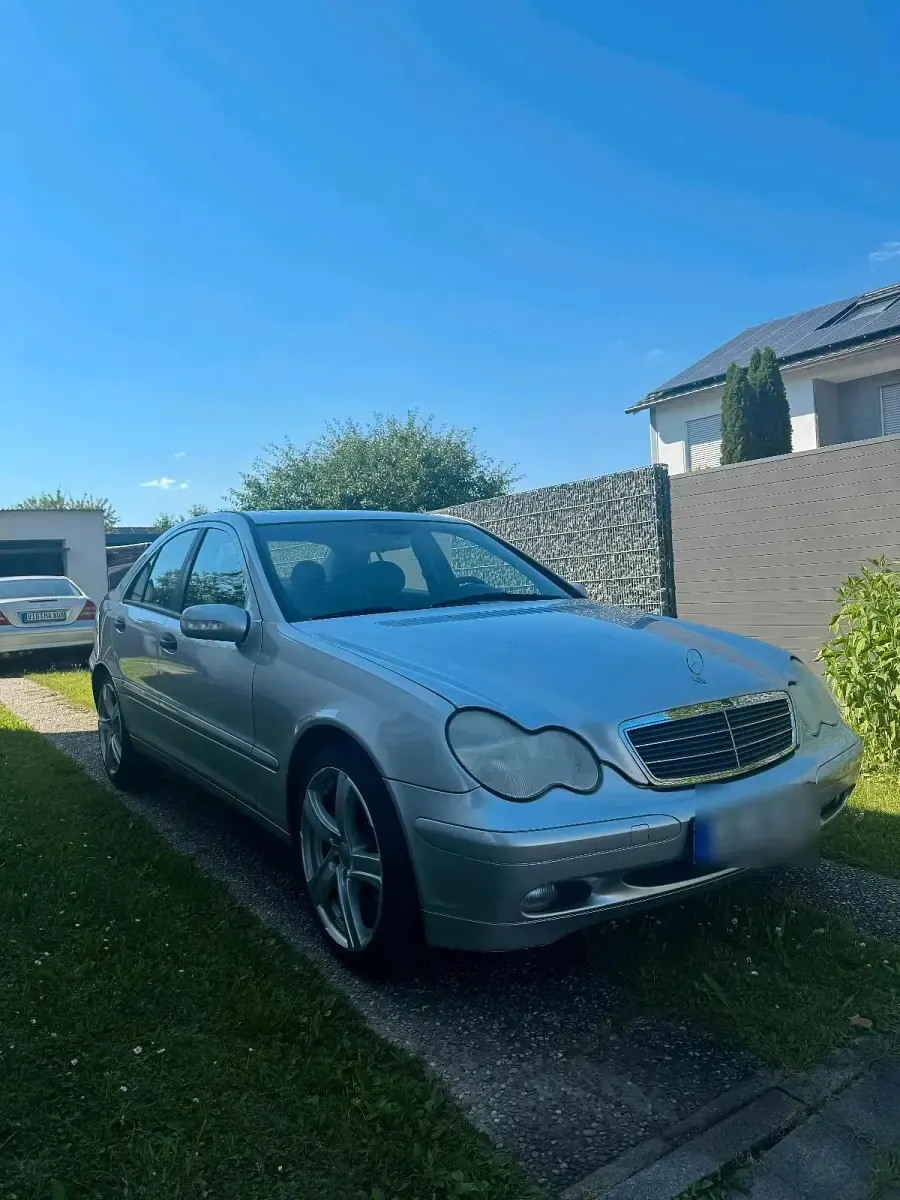 Gebraucht Mercedes C180 129 PS (94 kW) 2001 Silber Limousine