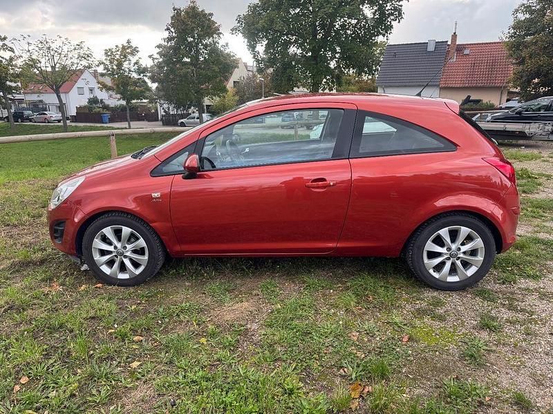 Rot Gebraucht 2012 Opel Corsa Active Kleinwagen | 4.200 € (Fairer Preis) - Bild 1/4