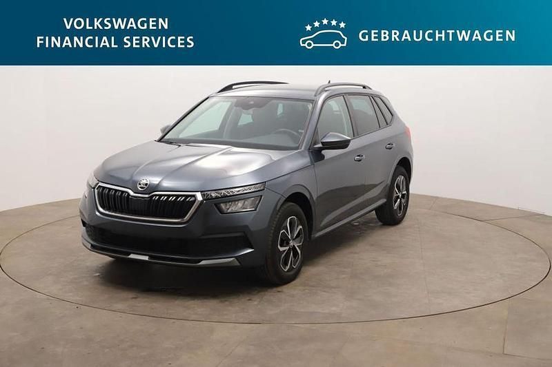 Quarzgrau metallic Gebraucht 2021 Skoda Kamiq Ambition SUV | 19.699 € (Fairer Preis) - Bild 1/4