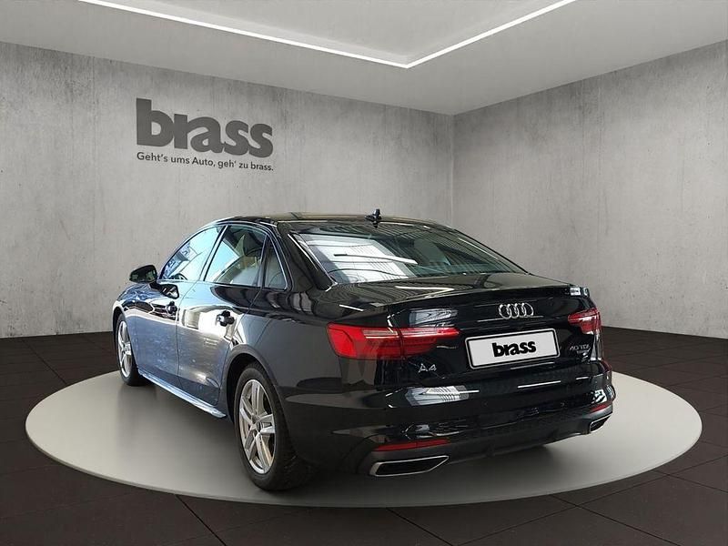 Gebraucht Audi A4 S-Line 204 PS (150 kW) 2023 Mythosschwarz metallic Limousine