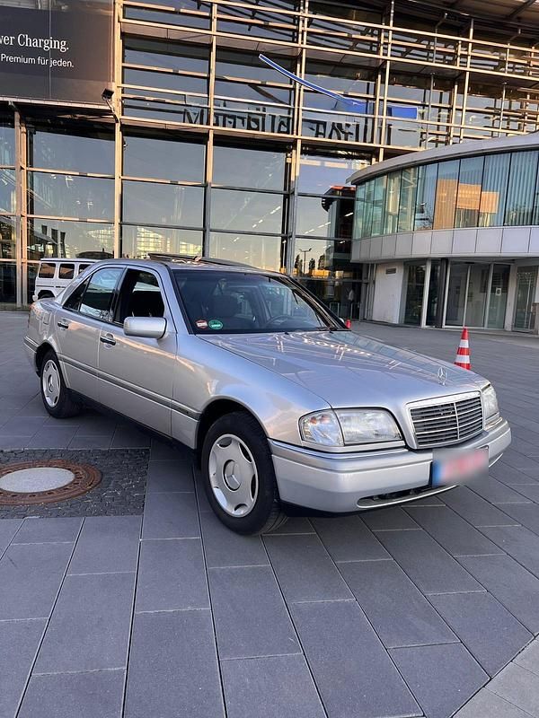 Gebraucht Mercedes C200 Elegance 136 PS (100 kW) 1997 Silber Limousine