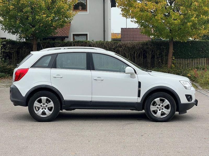 Weiß Gebraucht 2015 Opel Antara SUV | 7.880 € (Etwas zu teuer) - Bild 1/4