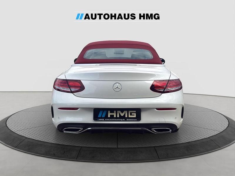 Gebraucht Mercedes C220 AMG 194 PS (142 kW) 2021 Weiß Cabrio