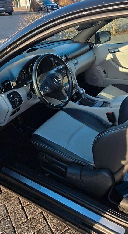 Gebraucht Mercedes CLC200 184 PS (135 kW) 2010 Schwarz Kleinwagen