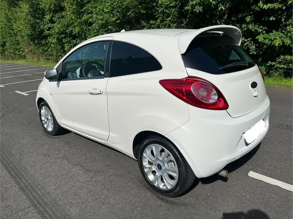 Gebraucht Ford Ka Trend 69 PS (50 kW) 2009 Weiß Kleinwagen
