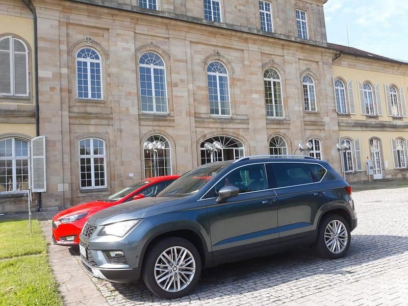 Grau Gebraucht 2017 Seat Ateca XCELLENCE SUV | 22.900 € (Teuer) - Bild 1/3