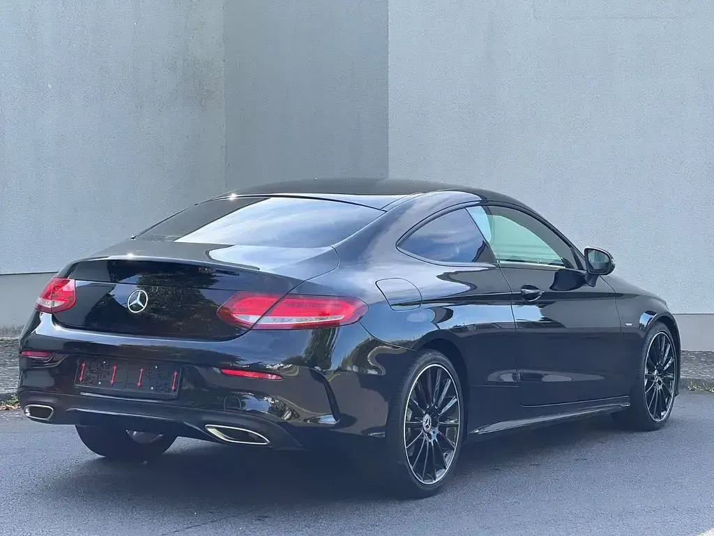 Gebraucht Mercedes C180 AMG 156 PS (114 kW) 2017 Schwarz Coupé