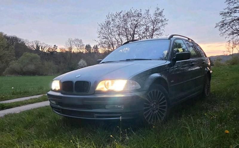 Second-hand BMW 330 231 CP (169 kW) 2001 Gri Break
