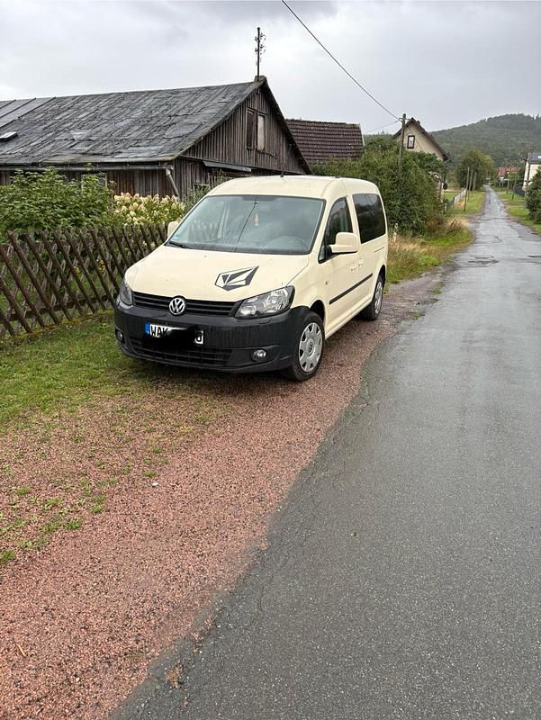 Gelb Gebraucht 2014 VW Caddy Maxi Van / Kleinbus | 4.000 € (Fairer Preis) - Bild 1/4