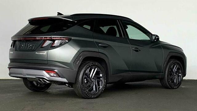 Neu Hyundai Tucson 160 PS (117 kW) 2025 Grün / pinegrün SUV