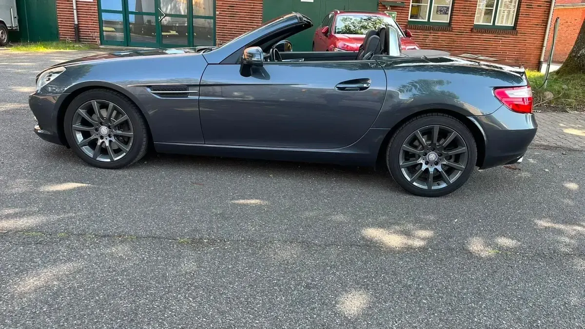 Gebraucht Mercedes SLK250 204 PS (150 kW) 2013 Grau Cabrio