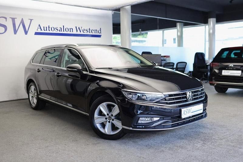 Deep black perleffekt Gebraucht 2022 VW Passat Elegance Kombi | 27.980 € (Teuer) - Bild 1/4