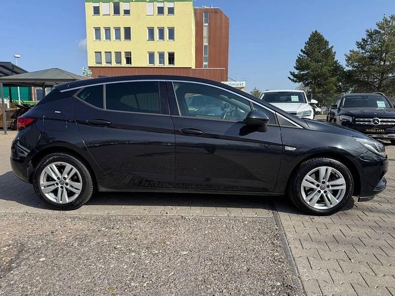 Gebraucht Opel Astra Dynamic 125 PS (91 kW) 2016 Schwarz Limousine