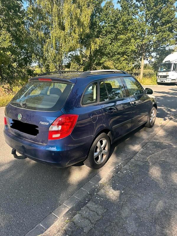 Blau Gebraucht 2009 Skoda Fabia Kombi | 1.650 € (Superpreis) - Bild 1/4