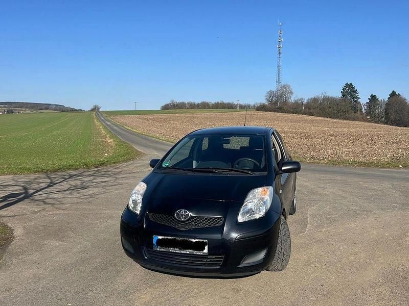 Gebraucht Toyota Yaris 101 PS (74 kW) 2009 Schwarz Kleinwagen