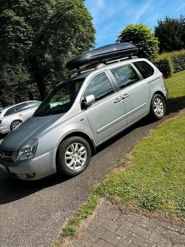 Gebraucht Kia Carnival EX 185 PS (136 kW) 2007 Silber Van / Kleinbus