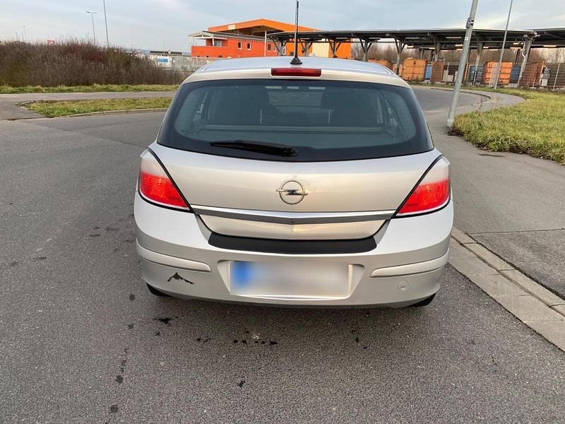 Gebraucht Opel Astra 105 PS (77 kW) 2004 Silber Limousine