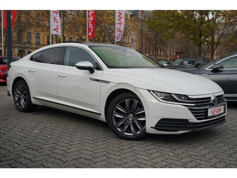 Gebraucht VW Arteon Elegance 150 PS (110 kW) 2019 Pure white metallic (metallic) Kleinwagen