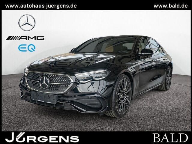 Schwarz metalliclack obsidianschwarz Gebraucht 2024 Mercedes E220 AMG Limousine | 77.880 € - Bild 1/4
