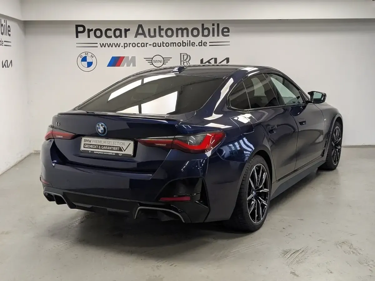 Gebraucht BMW i4 M Sport 400 kW (544 PS) 2023 Blau Limousine
